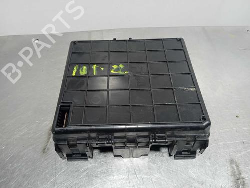 Used Fuse box Fuse box 10015997 10015997