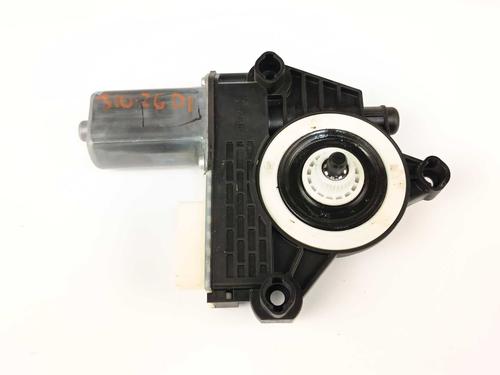Used Left front window motor Left front window motor BMW 1 (F40) 118 i (140 hp) 34704687 34704687