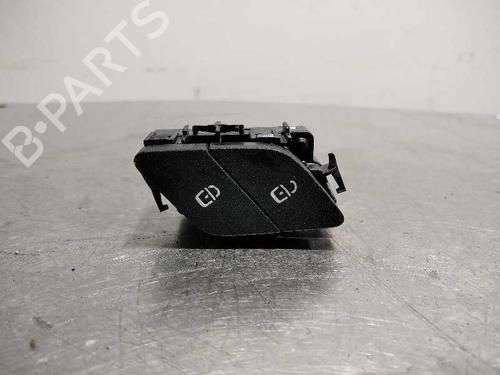 switch-mercedes-benz-cla-c118-a2479052201-4-pines-2019-14347799 main image