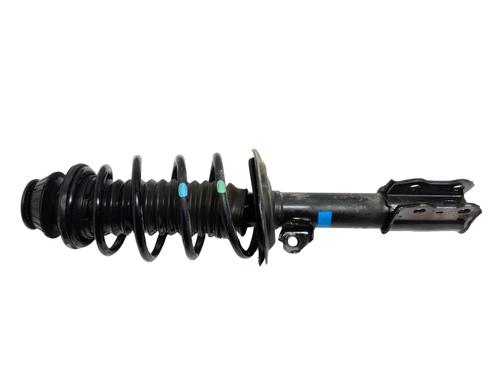 Used Left front shock absorber Left front shock absorber TOYOTA YARIS (_P13_) 1.3 (NSP130_, NSP130) (99 hp) 24052462 24052462