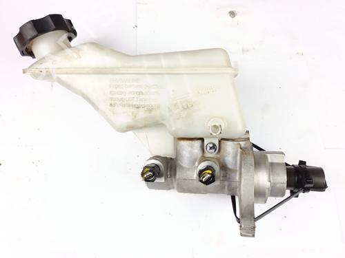 Used Brake master cylinder HYUNDAI TUCSON (TL, TLE) 1.7 CRDi (116 hp) 30316497