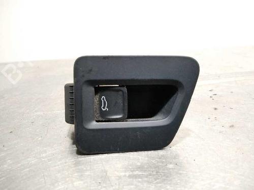 switch-vw-passat-b8-3g2-cb2-3g0959831-porton-3-pines-2014-14348250 main image