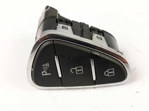 switch-opel-corsa-e-x15-2014-30271477 main image