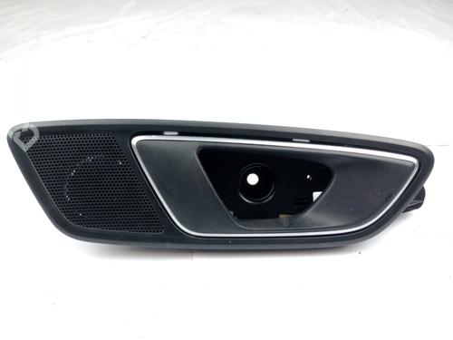 Højre bagtil invendig håndtag SEAT ATECA (KH7, KHP) 1.5 TSI (150 hp) 18844931