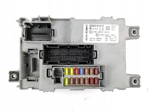 Used Fuse box Fuse box 22986714 22986714