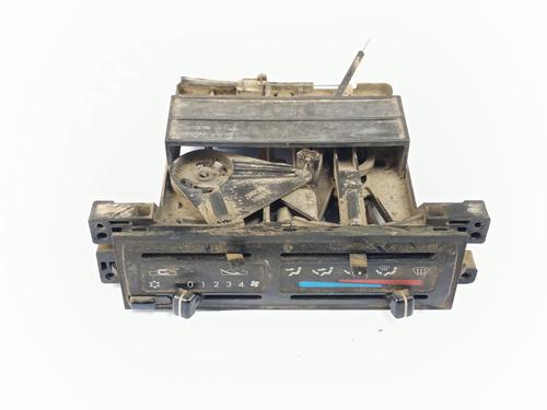 Używane Panel klimatyzacji / ogrzewania FORD MAVERICK (UDS, UNS) 2.7 TD (125 hp) 32340739