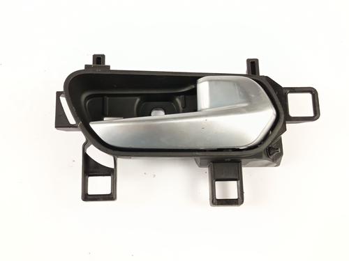 Højre bagtil invendig håndtag Højre bagtil invendig håndtag NISSAN JUKE (F16_) 1.0 (114 hp) 34137787 34137787