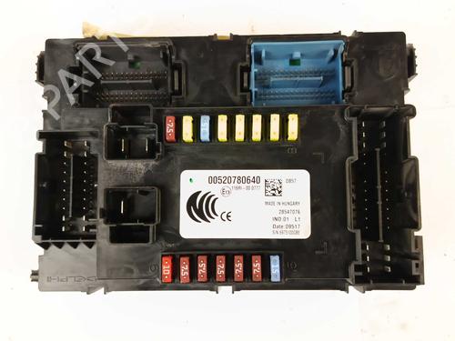 Used Fuse box Fuse box 29125568 29125568