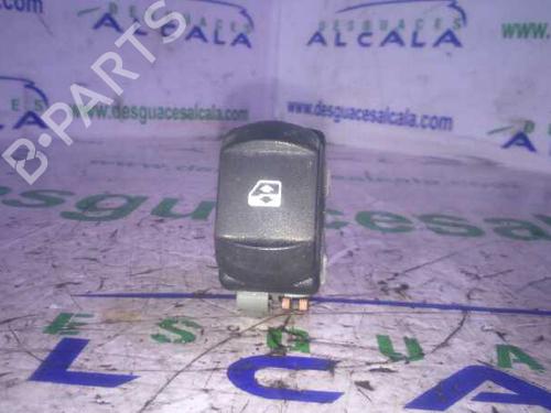 Used Right front window switch Right front window switch RENAULT CLIO III (BR0/1, CR0/1) [2005-2014] 9989064 9989064