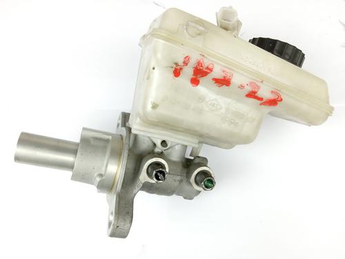 Used Brake master cylinder RENAULT LAGUNA III (BT0/1) [2007-2015]  12138654