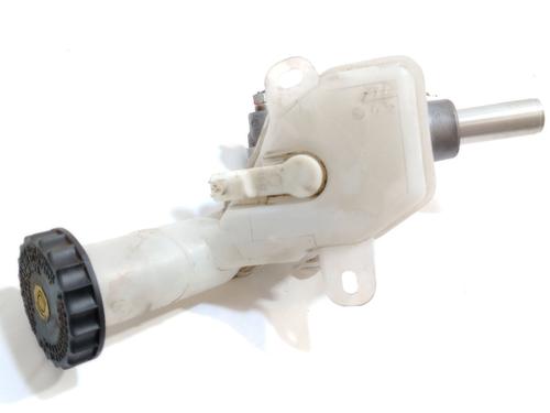 Brake master cylinder MITSUBISHI OUTLANDER III (GG_W, GF_W, ZJ, ZL, ZK) 2.0 Hybrid 4WD (GG2W) | BP17687246M77 