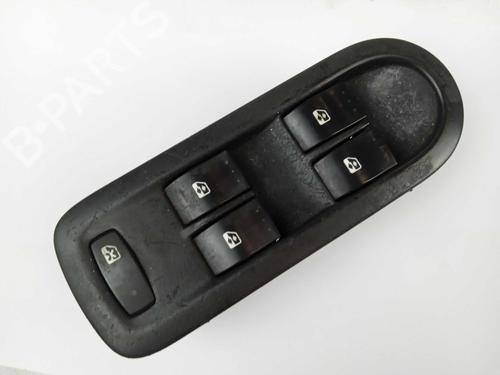 Used Left front window switch Left front window switch RENAULT SCÉNIC II (JM0/1_) 1.9 dCi (JM0G, JM12, JM1G, JM2C) (120 hp) 13736558 13736558