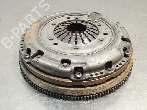 Used Flywheel PEUGEOT 3008 II SUV (MC_, MR_, MJ_, M4_) 1.5 BlueHDi 130 (131 hp) 17313234