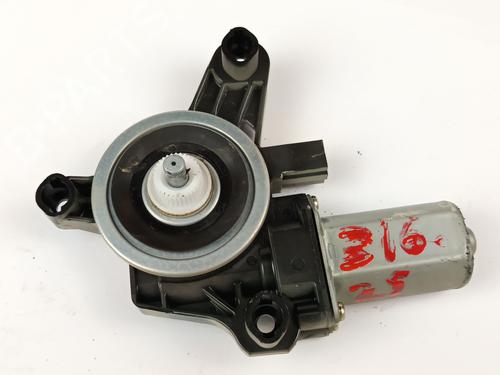 Rudehejsemotor bagstkærm højre MERCEDES-BENZ A-CLASS (W177) A 180 d (177.010) (116 hp) 28025810