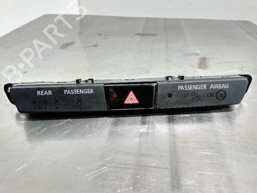 comutador-botao-4-piscas-mitsubishi-eclipse-cross-gk_-gl_-8002c230-2017-14355195 main image