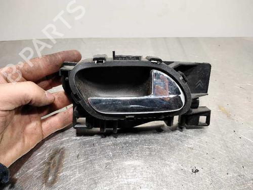Used Front right interior door handle Front right interior door handle 9997237 9997237