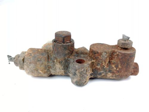 Brake master cylinder LAND ROVER 88/109 MK II Closed Off-Road Vehicle  | BP21773860M77 