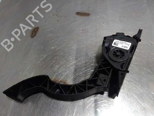 Used Pedal Pedal VOLVO V40 Hatchback (525) D3 (150 hp) 10752310 10752310