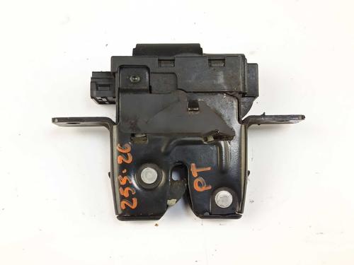 tailgate-lock-renault-clio-iii-br01-cr01-2005-2006-2007-2008-2009-2010-2011-2012-2013-2014-34446686 main image