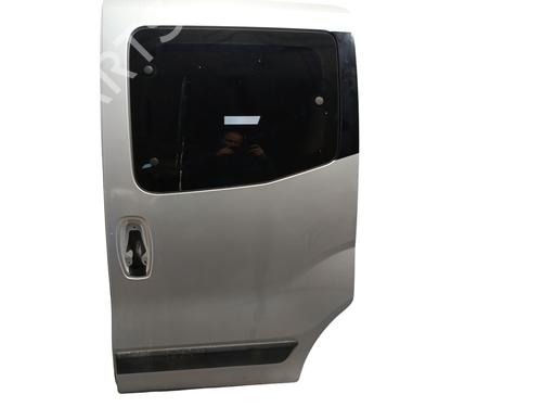 Porte coulissante gauche FIAT QUBO (225_) 1.3 D Multijet (225CXB1A, 225AXB1A, 225CXB11, 225AXB11,... (75 hp) 30745540