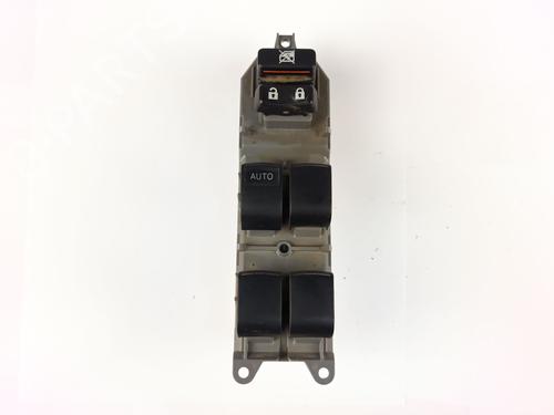 Venstre fortil elrude kontakt Venstre fortil elrude kontakt TOYOTA RAV 4 IV (_A4_) 2.0 D (ALA40_, ALA40R) (124 hp) 34646244 34646244