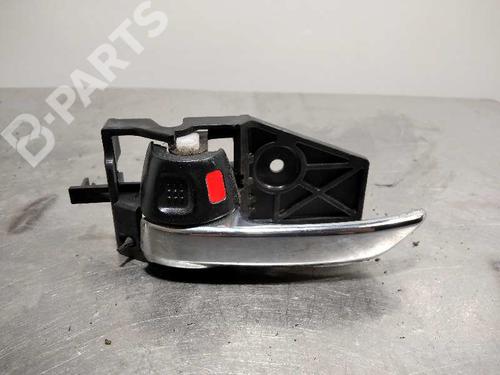 Front left interior door handle SUZUKI SX4 S-Cross (JY) 1.6 DDiS (AKK 416D) (120 hp) 10093373