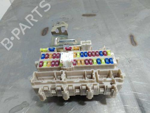 Used Fuse box Fuse box 9996085 9996085