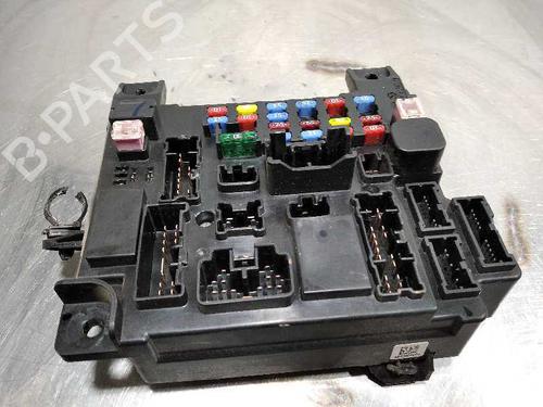 Used Fuse box Fuse box 10179766 10179766