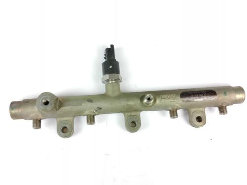 Used Injection rail Injection rail 17631329 17631329