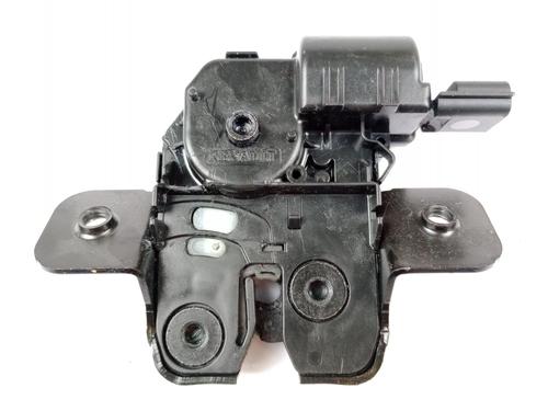 Used Tailgate lock RENAULT CLIO V (B7_) 1.5 Blue dCi 100 (B7AD) (101 hp) 18085364