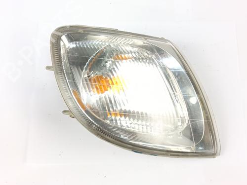 Blinker vorne rechts für HYUNDAI TRAJET (FO) 2.0 CRDi (113 hp) 33019301