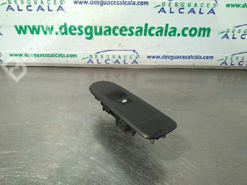 Used Right front window switch Right front window switch CITROËN C3 II (SC_) 1.6 HDi 90 (90 hp) 10958418 10958418