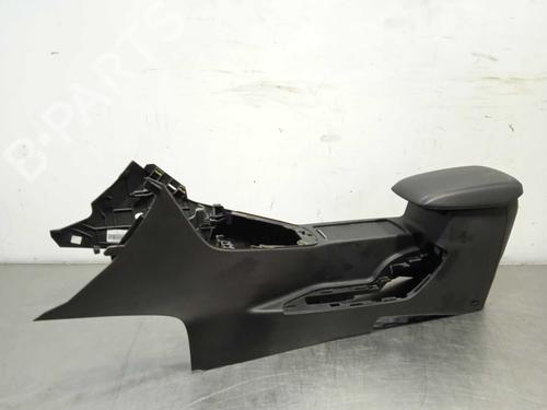 Used Armrest / Center console Armrest / Center console FORD FOCUS III 1.5 TDCi (120 hp) 13357827 13357827