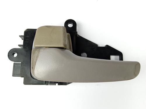 Venstre fortil invendig håndtag MITSUBISHI L200 / TRITON (KA_T, KB_T) 2.5 DI-D (KA4T) (136 hp) 10227100