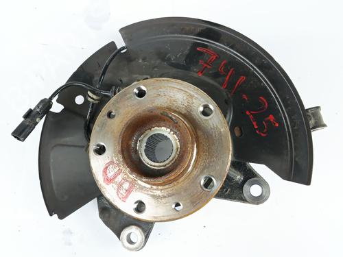 Used Right front steering knuckle NISSAN JUKE (F16_) 1.0 (114 hp) 30770441