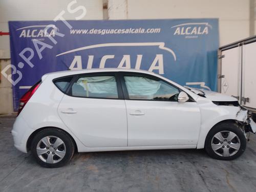 Used Parts HYUNDAI i30 (FD) 1.6 CRDi (116 hp) 4437027