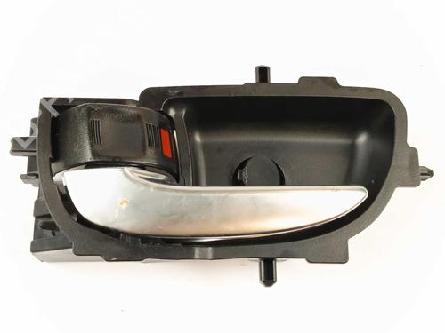 Used Rear left interior door handle Rear left interior door handle TOYOTA YARIS (_P13_) 1.5 Hybrid (NHP130_, NHP130) (101 hp) 28514864 28514864