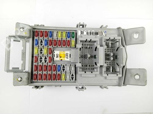 Used Fuse box Fuse box 13921616 13921616