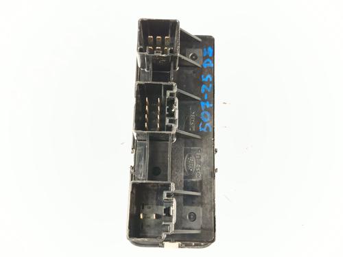 Left front window switch LAND ROVER DISCOVERY III (L319) 2.7 TD 4x4 | BP29403444I27 