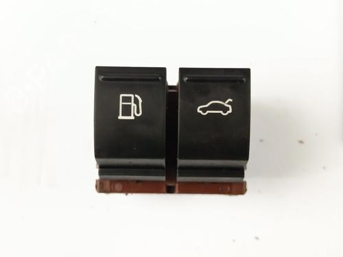 switch-vw-cc-b7-358-2011-2012-2013-2014-2015-2016-2017-33469746 main image