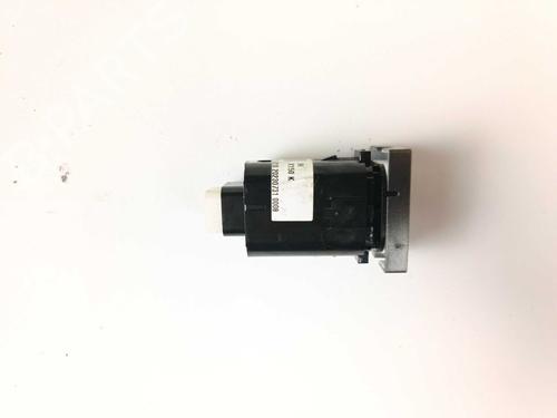 switch-ssangyong-tivoli-2015-28515199 main image