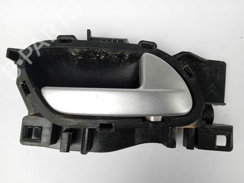 Used Front right interior door handle Front right interior door handle 11197771 11197771