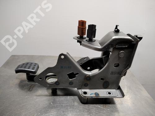 Break pedal NISSAN JUKE (F15) 1.6 DIG-T NISMO RS | BP10027563I19 