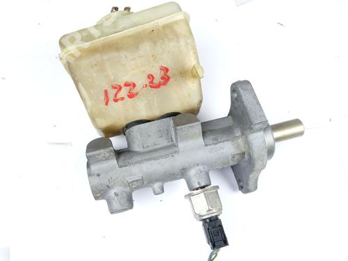 Used Brake master cylinder MERCEDES-BENZ M-CLASS (W163) ML 270 CDI (163.113) (163 hp) 12182491