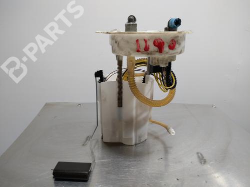 Used Fuel pump BMW X1 (F48) sDrive 18 d (150 hp) 10015621