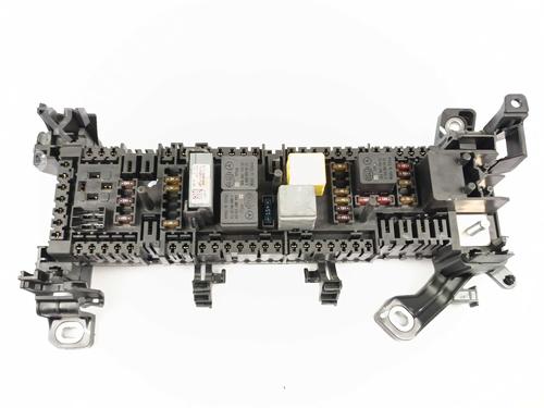 Used Fuse box Fuse box MERCEDES-BENZ GLA-CLASS (X156) GLA 200 CDI / d (156.908) (136 hp) 25866907 25866907