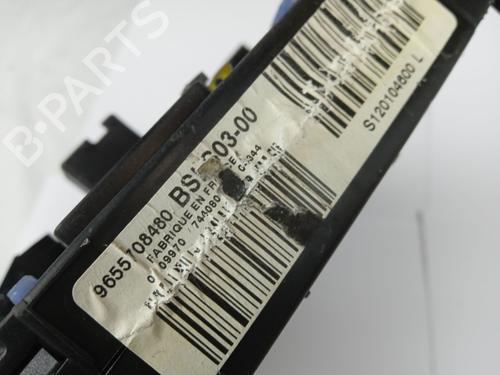 Fuse box PEUGEOT 407 (6D_)  | BP13719904E1 