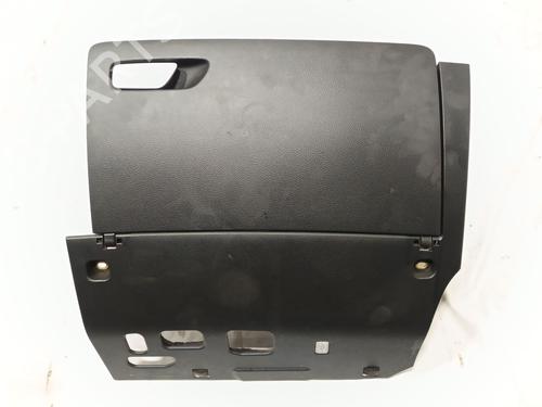 Used Glove box AUDI A3 (8V1, 8VK) 1.6 TDI (110 hp) 31947828