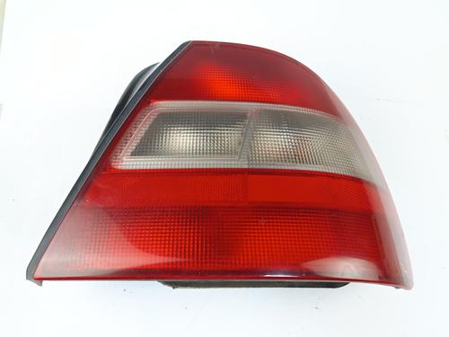 Feu arrière droit HONDA CIVIC VI Fastback (MA, MB) 1.5 16V (MB3) (114 hp) 31953126