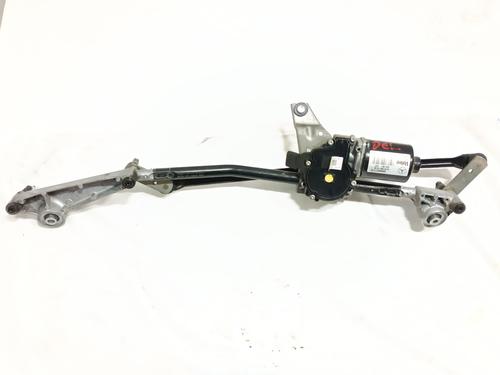 Used Front wiper motor MERCEDES-BENZ GLA-CLASS (X156) GLA 200 CDI / d (156.908) (136 hp) 25739906